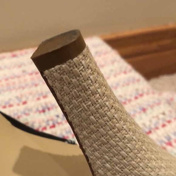 Unlisted brand sling back peak-a-boo pump. Woven heal and canvas upper. - Picture 7 of 9